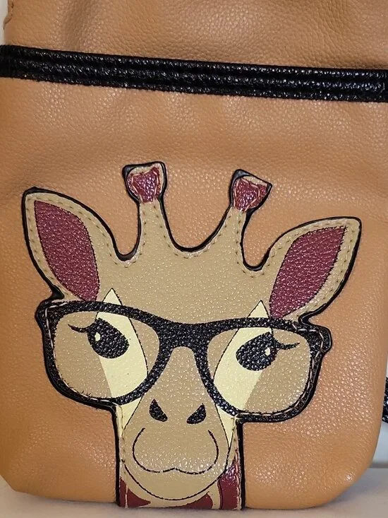 Tan crossbody bag, giraffe applique, detachable strap, silver hardware fannypack - Picture 2 of 8